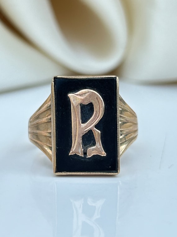Vintage 9ct Yellow Gold Initial R Onyx Signet Ring - image 1