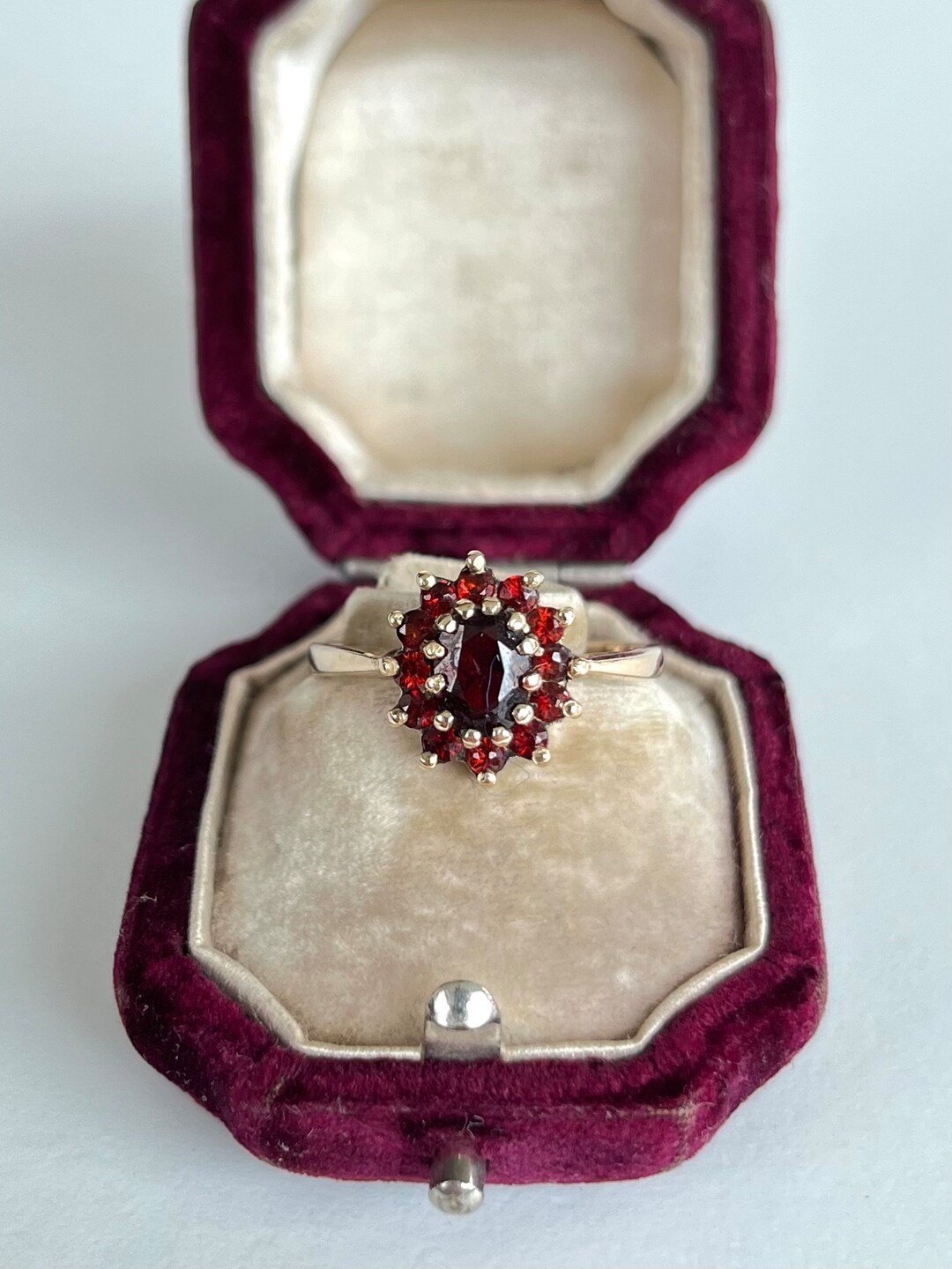 Vintage 9ct Yellow Gold Garnet Cluster Ring - Etsy