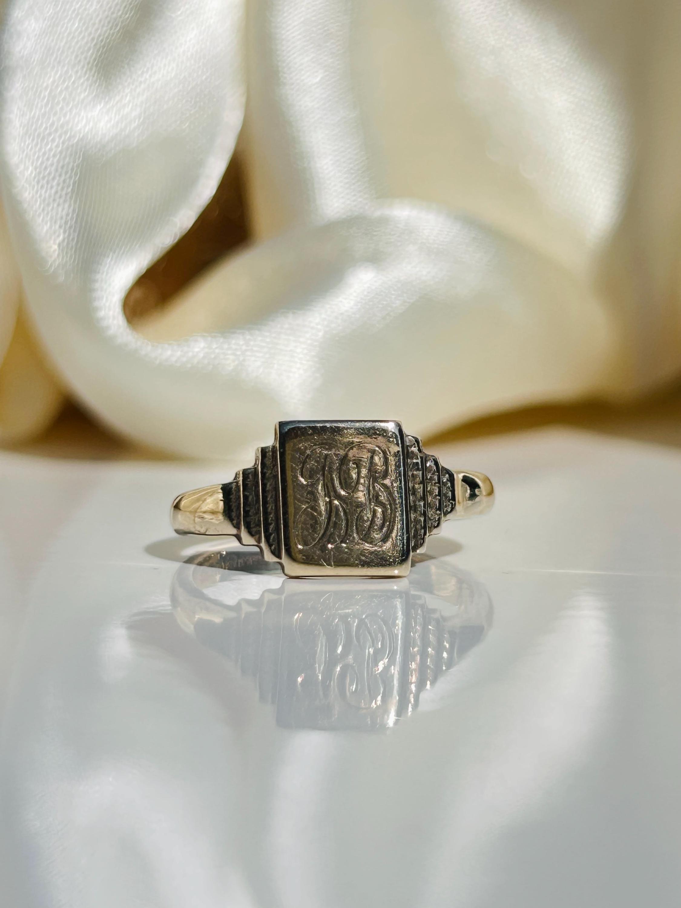 Vintage 9ct Gold Signet Ring - Etsy
