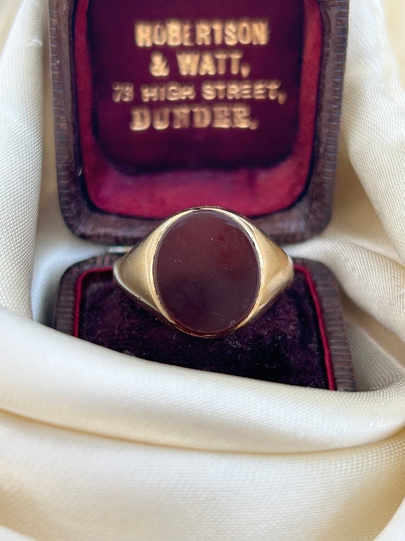 Pre Loved Chunky Carnelian Signet Ring in 9ct Yel… - image 2