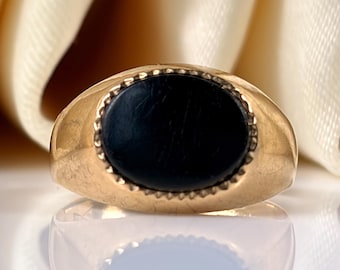 Vintage C.1964 Onyx Signet Ring In 9ct Yellow Gold