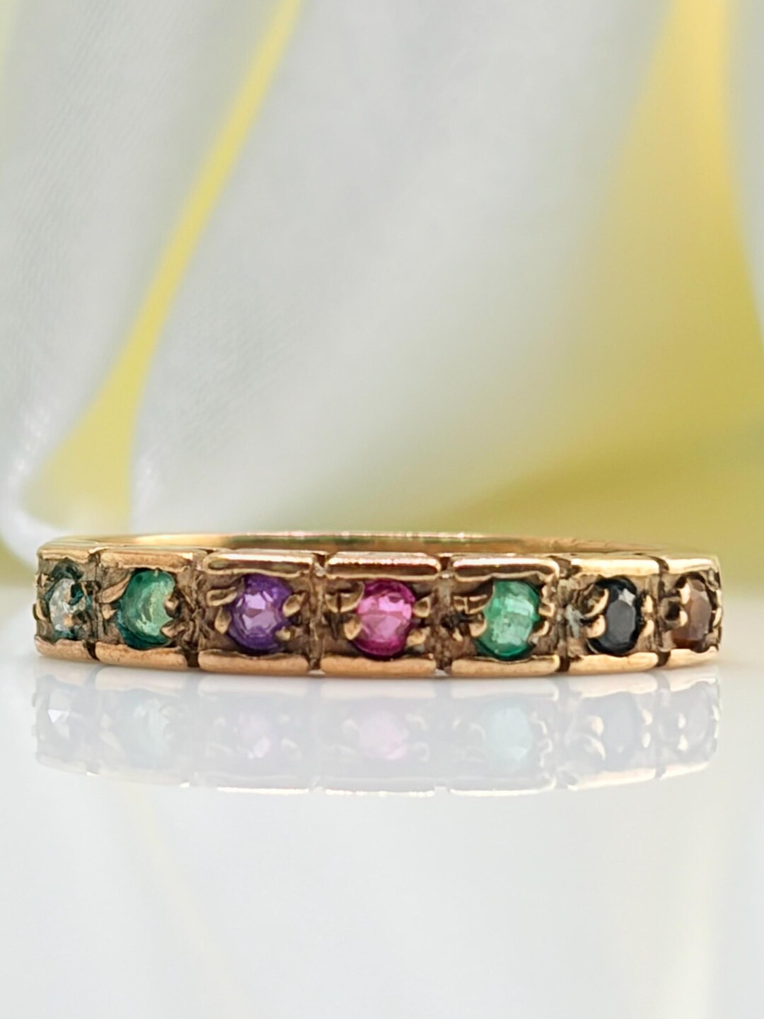 Vintage 9ct Yellow Gold “ACROSTIC” Dearest Ring - Etsy
