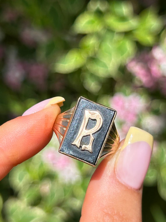 Vintage 9ct Yellow Gold Initial R Onyx Signet Ring - image 8