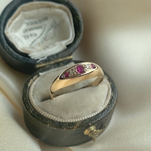 Antique 18ct Yellow Gold Ruby and Diamond 5 Stone Boat Shape Ring
