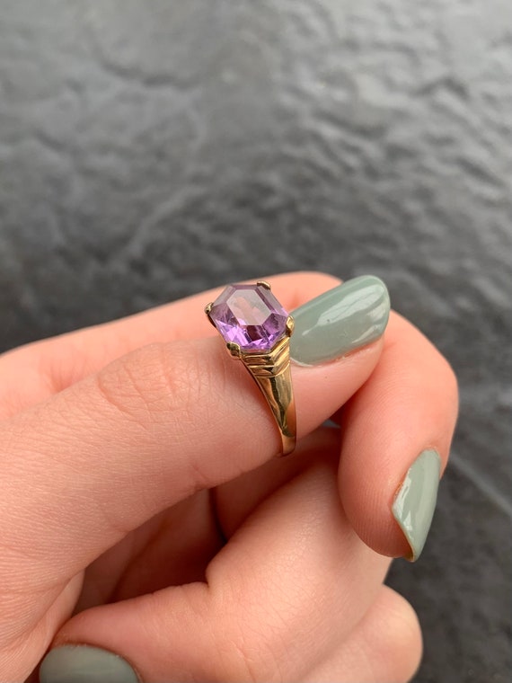 Vintage 9ct Yellow Gold Amethyst Ring - image 2