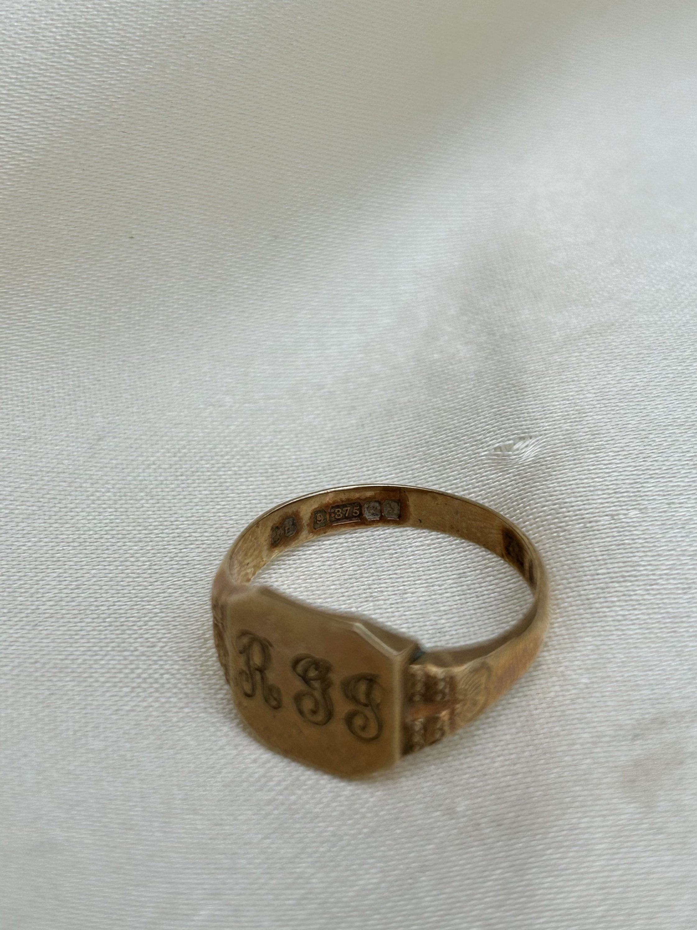 Chunky 9ct Yellow Gold Vintage “RJJ” Signet Ring - Etsy