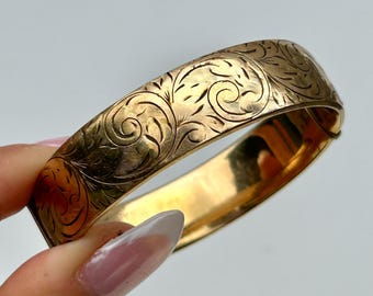 Vintage 9ct Metal Core Bangle Bracelet With Swirl Detail and