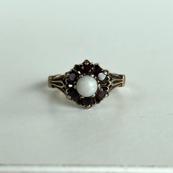 Ornate Vintage 9ct Gold Garnet and Opal Cluster Ring