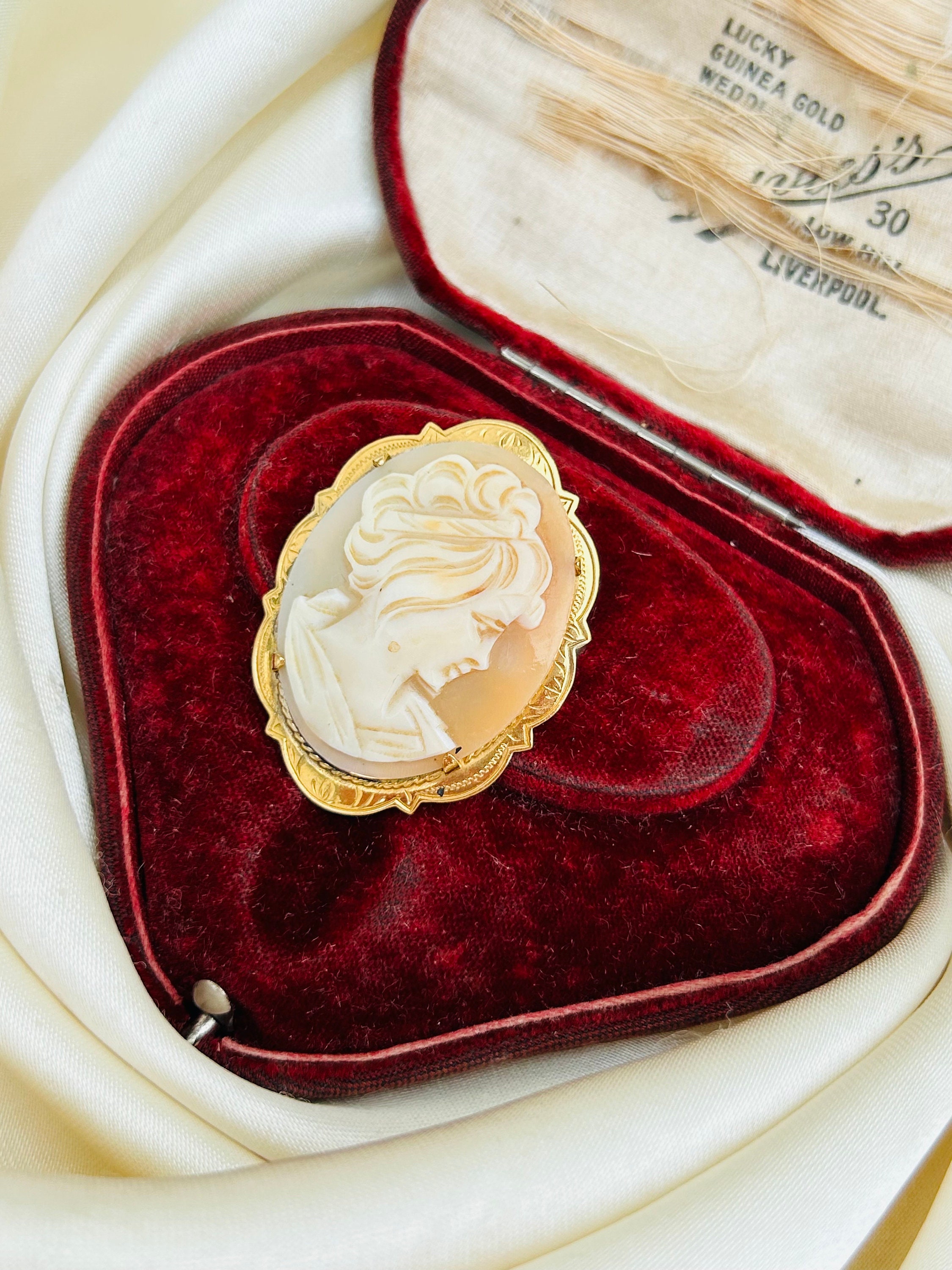 Antique Gold Side Profile Cameo Brooch With Small 'mizpah