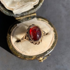 Vintage Cabochon Garnet 9ct Yellow Gold Signet Ring