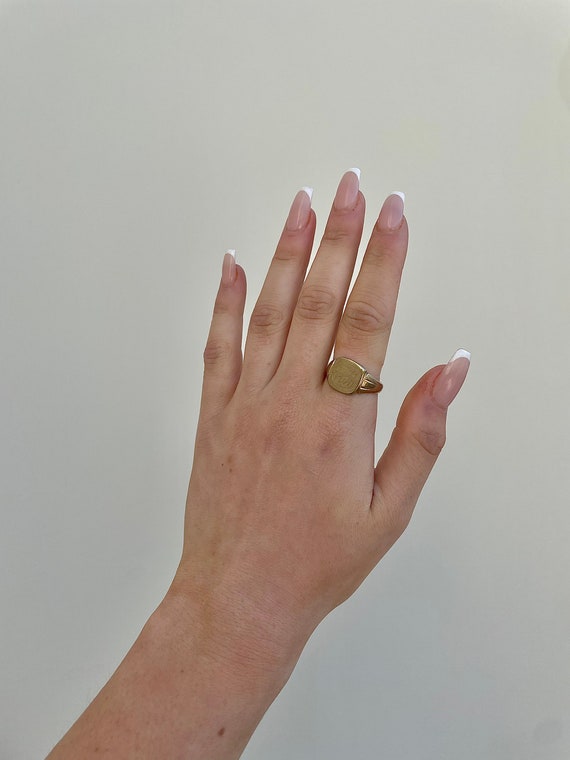 Chunky signet ring discount