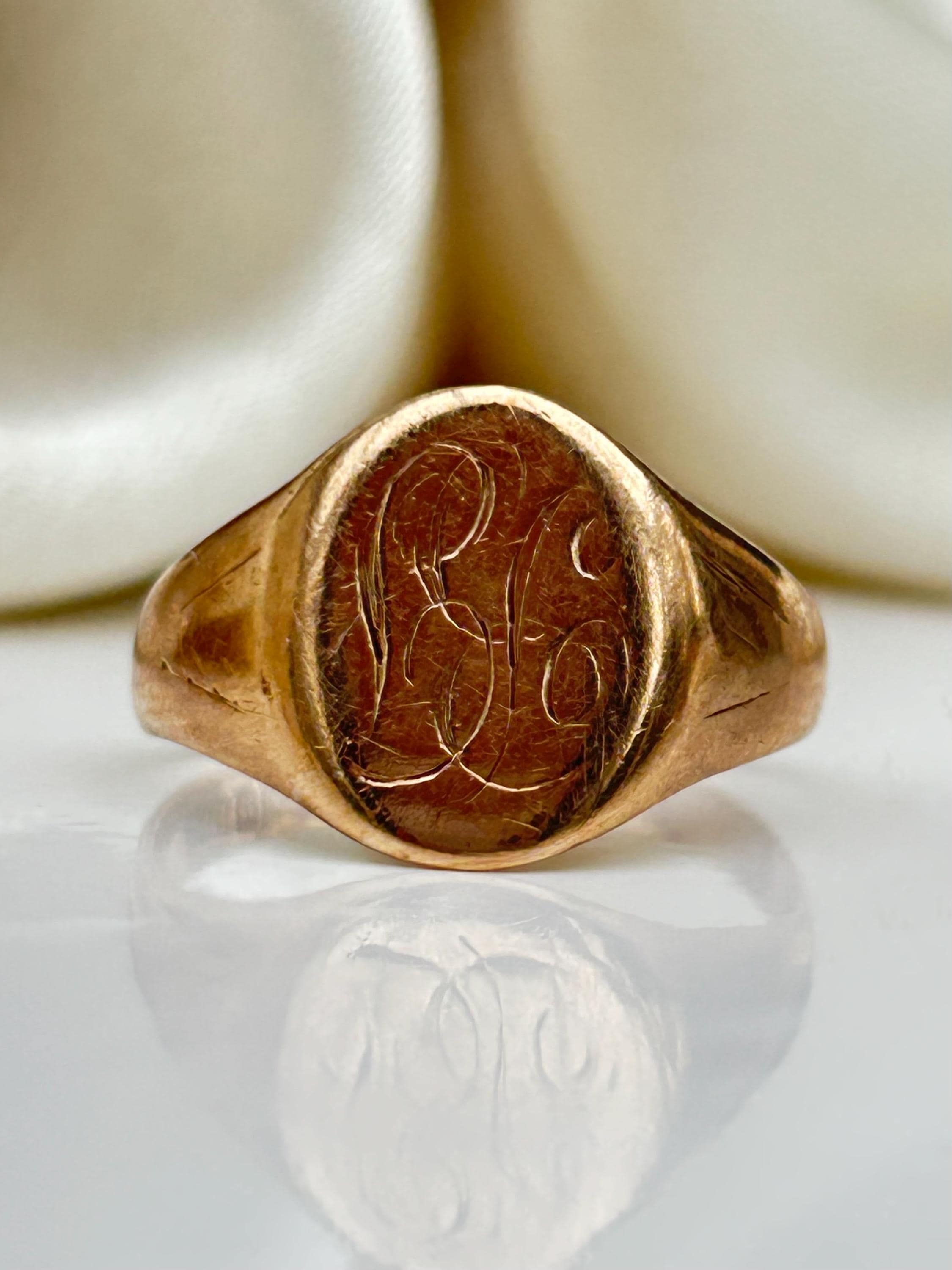 アクセサリー 1958's 9k Gold Signet Ring Antique Victorian British 9K Gold Signed Ring Chart Shows