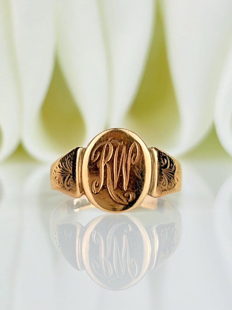 Signet Ring With R Script Sweet Vintage 9ct Gold Signet Ring - Etsy