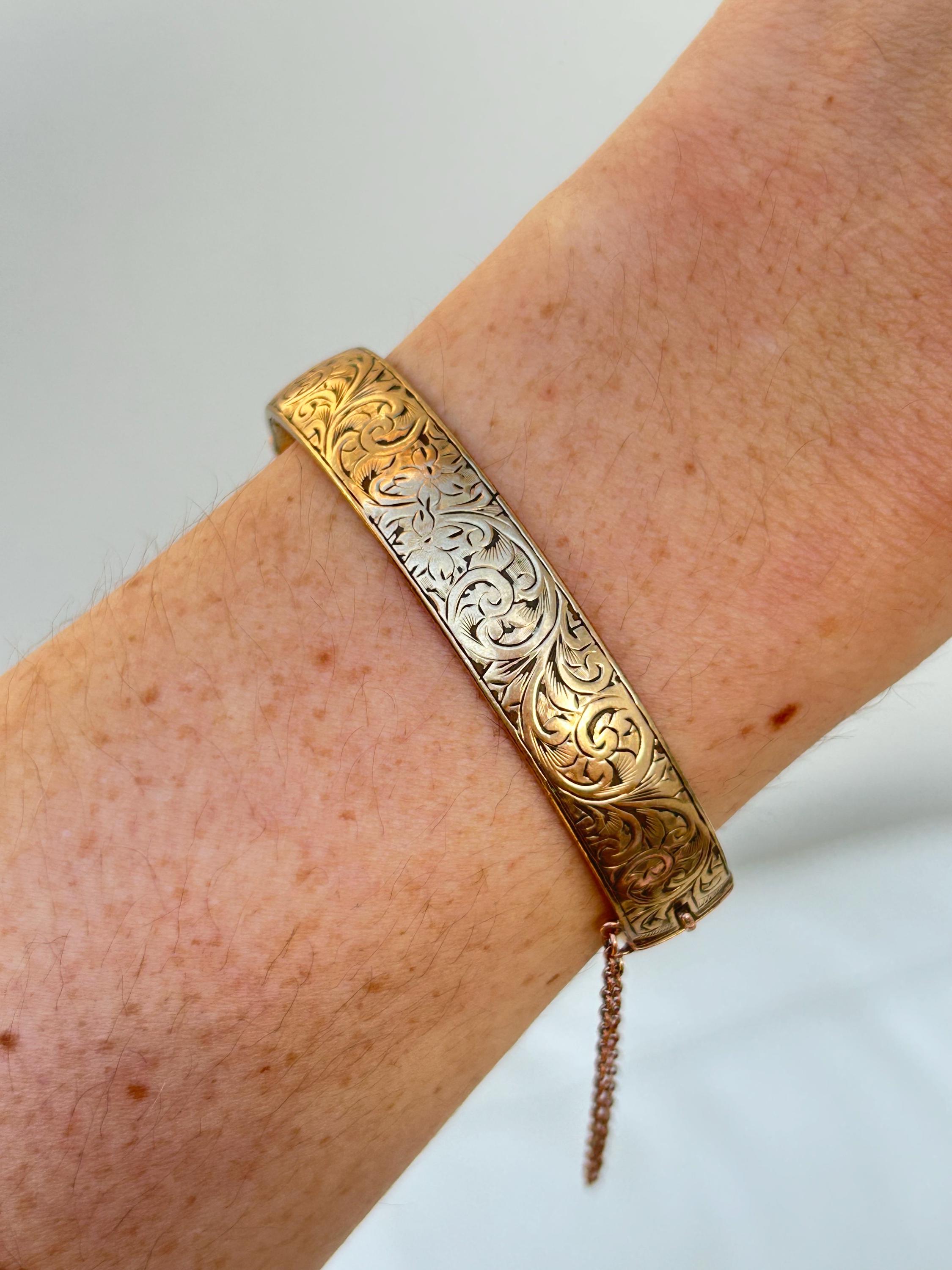 Vintage 9ct Metal Core Bangle Bracelet With Swirl Detail and