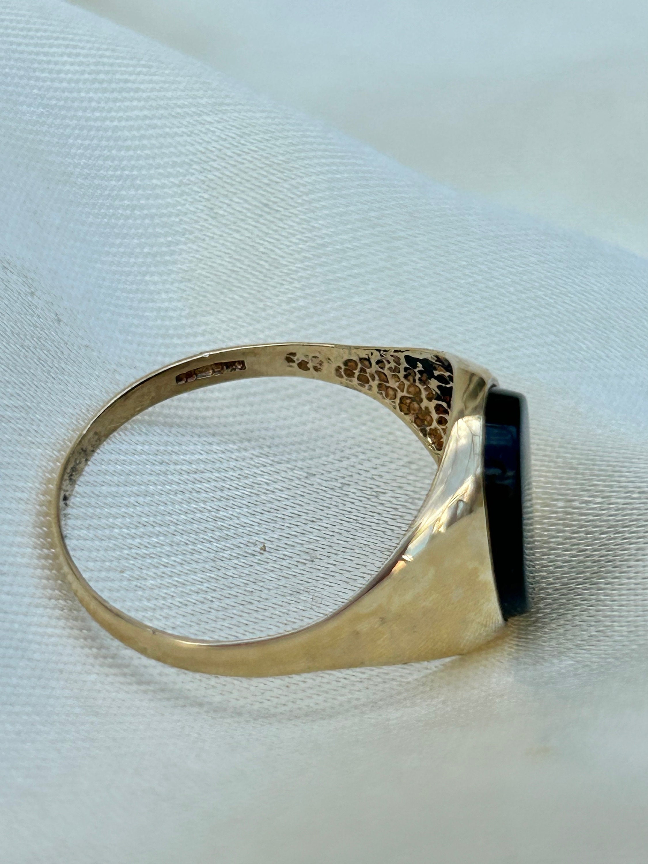 Pre Loved Onyx Signet Ring in 9ct Yellow Gold Ring - Etsy
