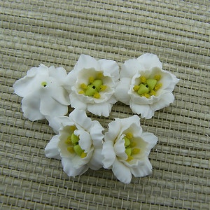 White Eustoma, Polymer Clay Flower beads, White Flowers, 5 pieces image 2