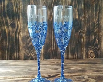 blue wedding champagne flutes for bride and groom, personalized toasting glasses, wedding glasses engraved, anniversary gifts
