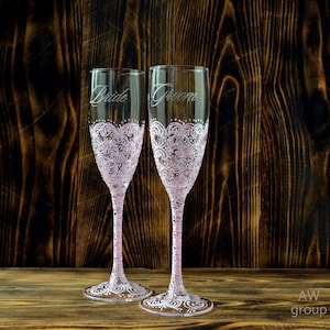 Personalized wedding champagne flutes, blush pink wedding glasses, engraved toasting flutes for bride and groom, glasses set of 2 psc