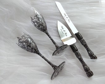 Taças de champanhe e espátula para bolo personalizadas para casamento gótico, decoração preta.