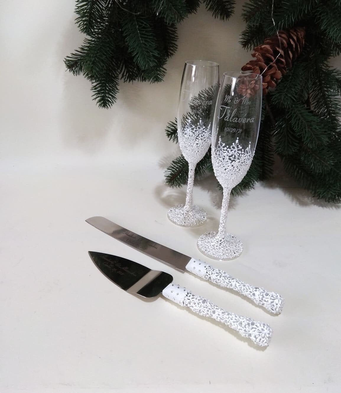 Personalized Wedding Glasses and Cake Cutter Set for Bride and Groom, White  Wedding Flutes and Cake Serving Set, Winter Wedding Decor - Etsy, image size:1154x1331