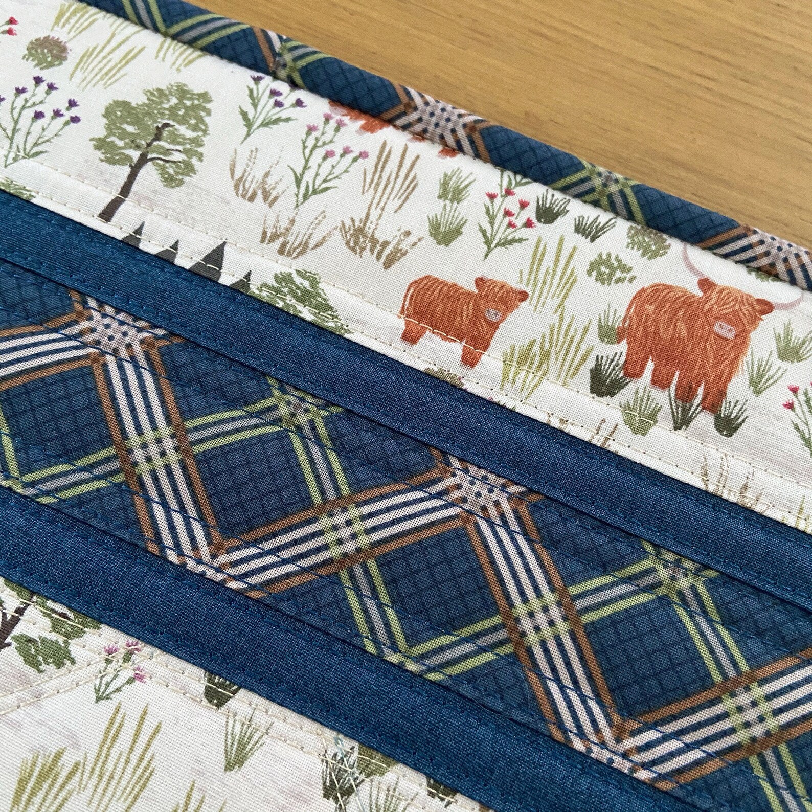 Quilted Table Topper 20 Highland Cow Table Quilt Etsy