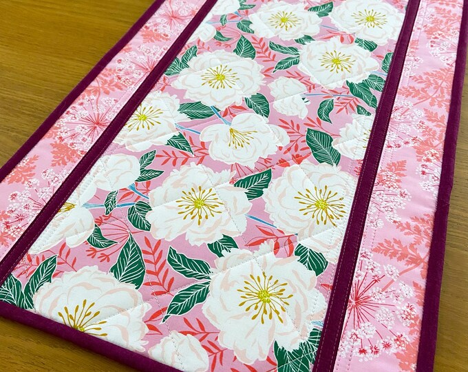 Floral Seasons Quilted Table Runner NCU0DDK1305