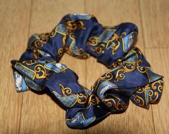 Chouchou en soie de cravate vintage - modèle marine
