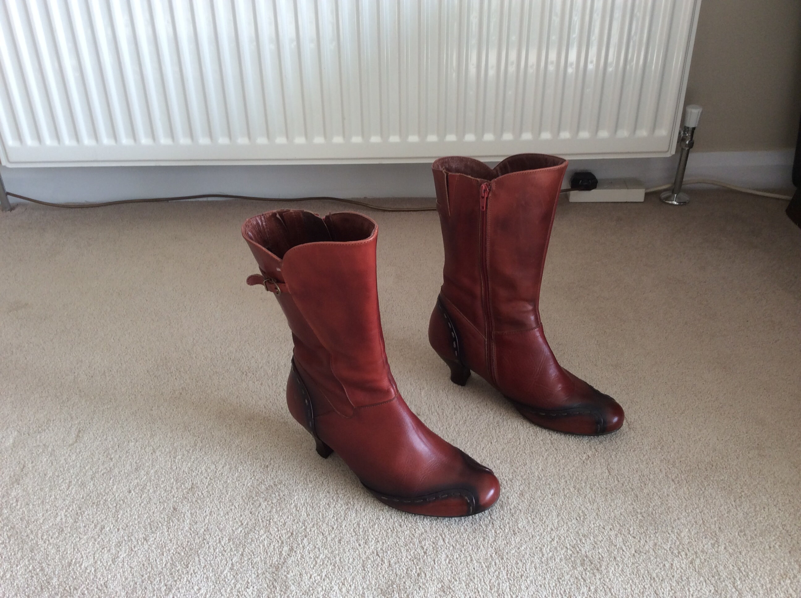 ladies calf length boots size 5
