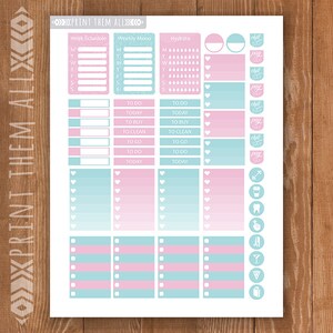 K&ouml;nnte beinhalten: Ein Satz bedruckbarer Planer-Aufkleber in Rosa und Blau mit verschiedenen Designs, darunter To-Do-Listen, t&auml;gliche Aufgaben und motivierende S&auml;tze wie "Chill-Tag" und "Zahltag".