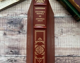 1979 Los viajes de Gulliver, de Jonathan Swift; libro encuadernado en media piel.