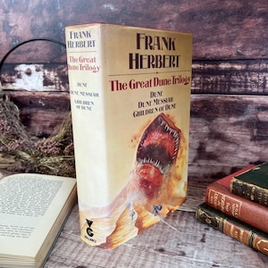 The Great Dune-trilogie van Frank Herbert, inclusief Dune, Dune Messiah en Children of Dune Vintage boek... uitgegeven door Victor Gollancz 1979