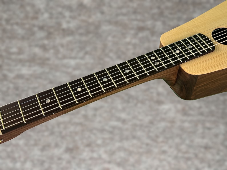 Grande 6 String Guitar: Standard Tuning, Beautiful Walnut and Spruce, Lovely Rich Voice, Compact Size, Built-in Pickup Number 487 画像 7