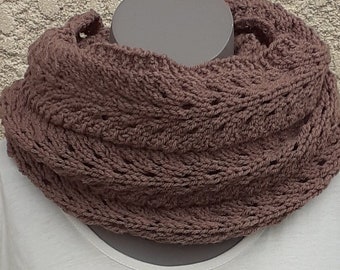 Snood tricoté main de couleur couleur renne