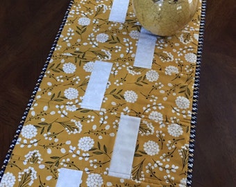 Floral Mustard Yellow Quilted Table Runner, Table Decor, Centerpiece, Mustard Yellow, Home decor, Floral Print, Floral Print Decor