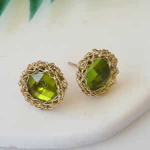 14k Gold gefüllter Peridot Ohrstecker, einzigartige Ohrstecker, Weihnachtsgeschenk, Brautjungfern Geschenk, August Birthstone Ohrringe, Geschenk für sie