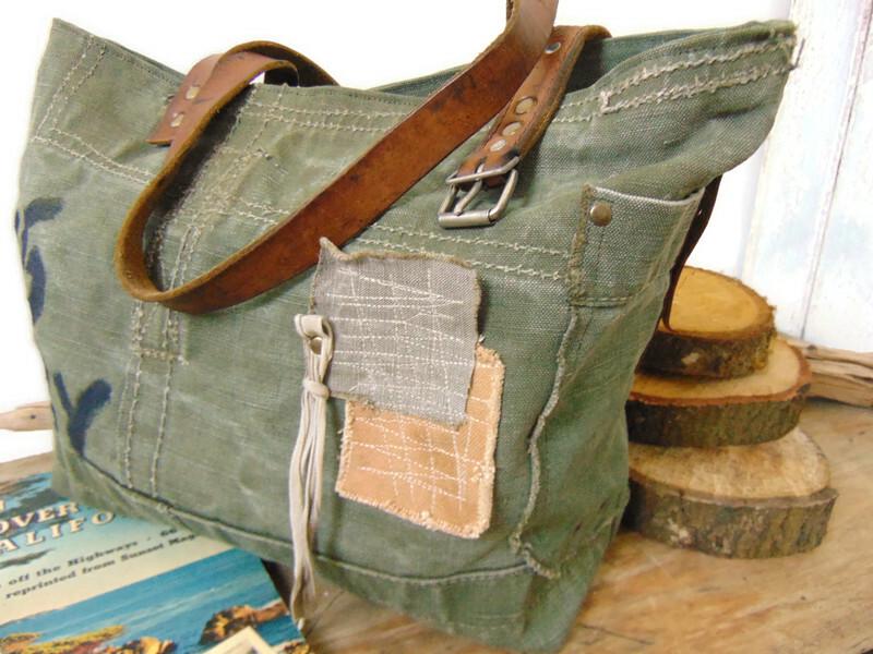トートバッグ GIANNI Woman Tote bags Military BS6850COMMCNVSE 10374 9068_military-
