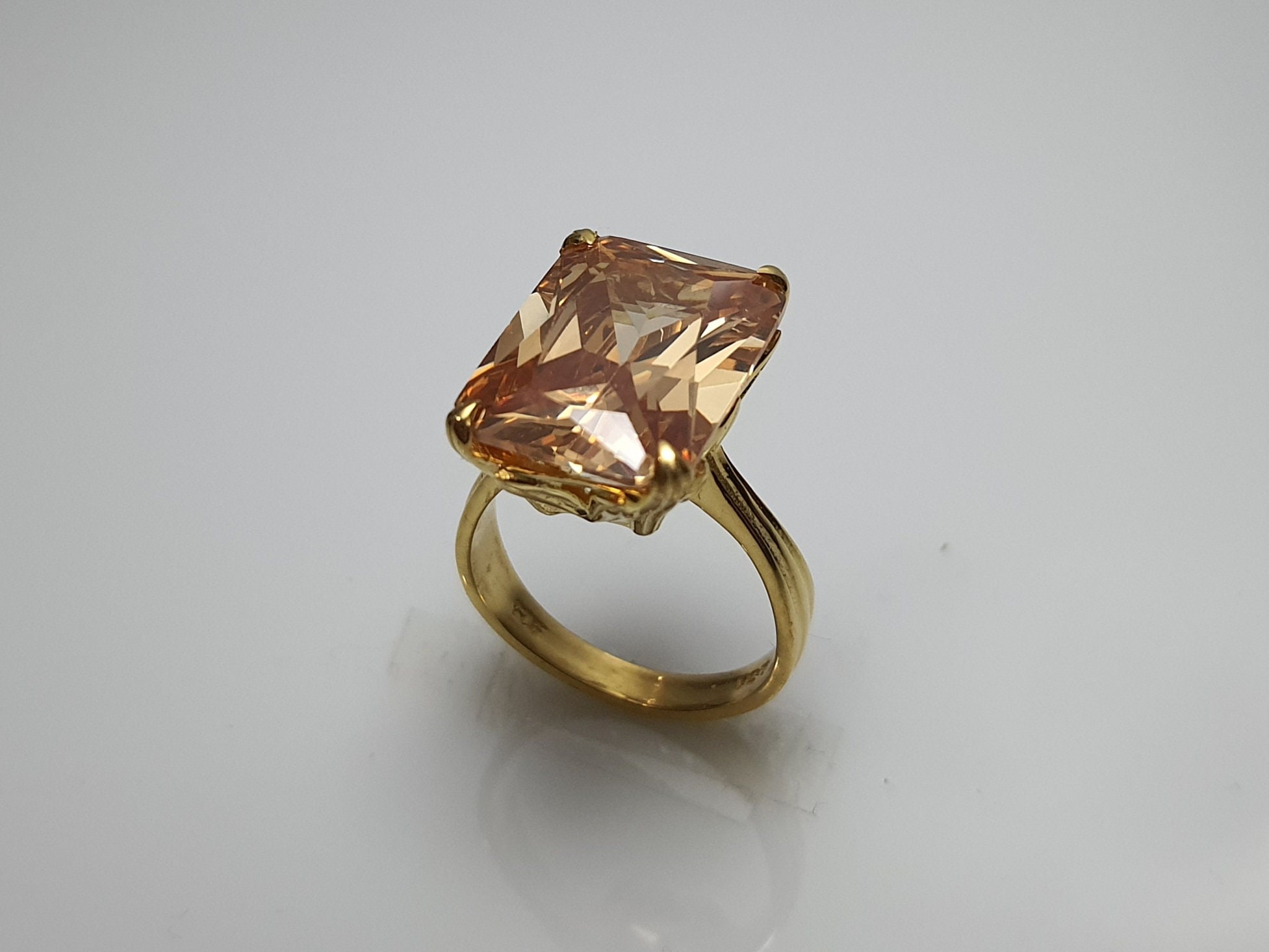 Champagne outlet topaz ring
