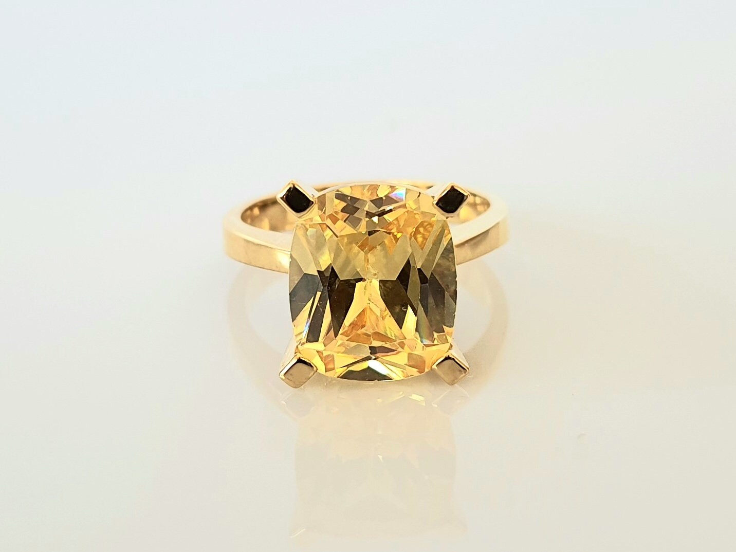 Owal Shape Yellow Stone With Diamond Delicate Design Gold Plated Ring -  Style A993, सोने का पानी चढ़ी हुई अंगूठी - Soni Fashion, Rajkot | ID:  2851487711673