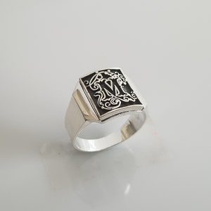 Anillos para hombre con letras iniciales: anillo de sello con nombre de familia en plata, alianza de boda única y anillo llamativo como regalo para él