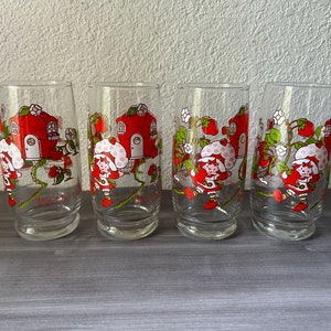 Vintage American Greetings Set of 4, Strawberry Shortcake Glassware, Strawberry Shortcake, Kitchen Decor,Vintage Kitchen