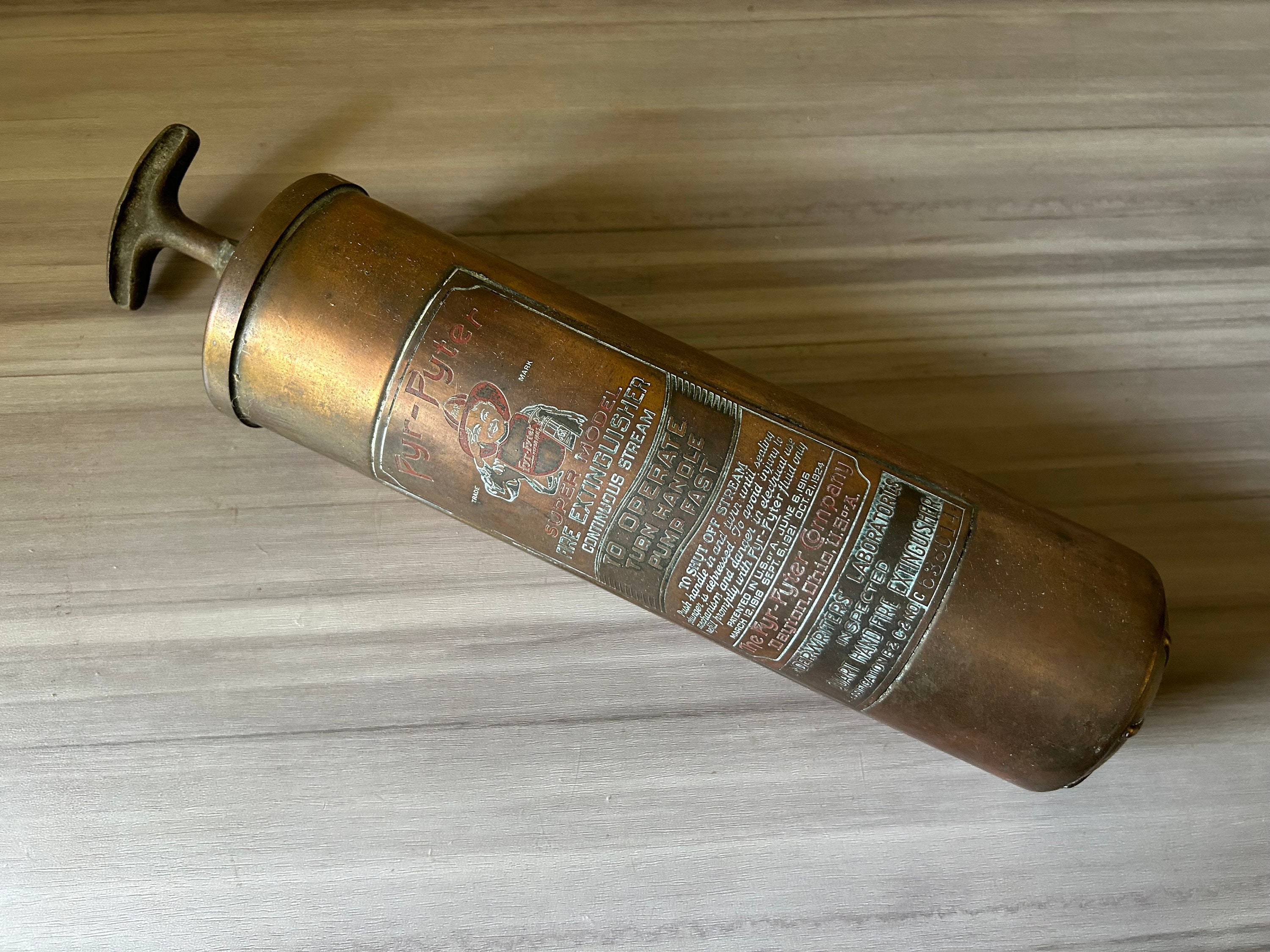 ヴィンテージ 真鍮製　消火器　FIRE EXTINGUISHER 　ブラス英国製 847 ヴィンテージ 真鍮製 消火器 FIRE EXTINGUISHER ブラス 英国製