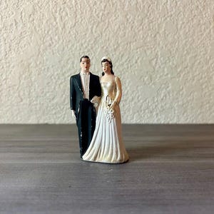 Vintage 1940s wedding cake topper, bride and groom, Chalkware Bride Groom Wedding Shower Decor