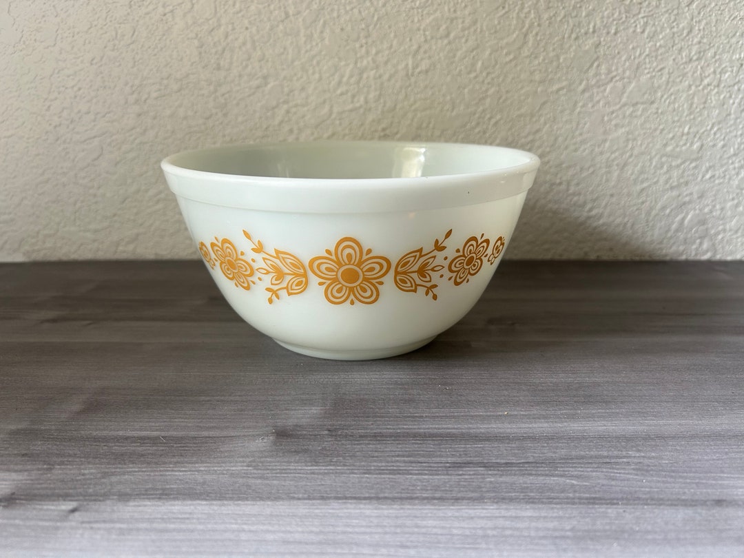 Vintage Pyrex Golden Butterfly Pattern Mixing Bowl, Yellow Pyrex 402 ...