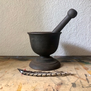 Antique footed Cast Iron Mortar and Pestle, Apothecary Mortar and Pestle