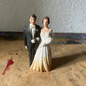 Vintage 1950s wedding cake topper, bride and groom, Chalkware Bride Groom Wedding Shower Decor