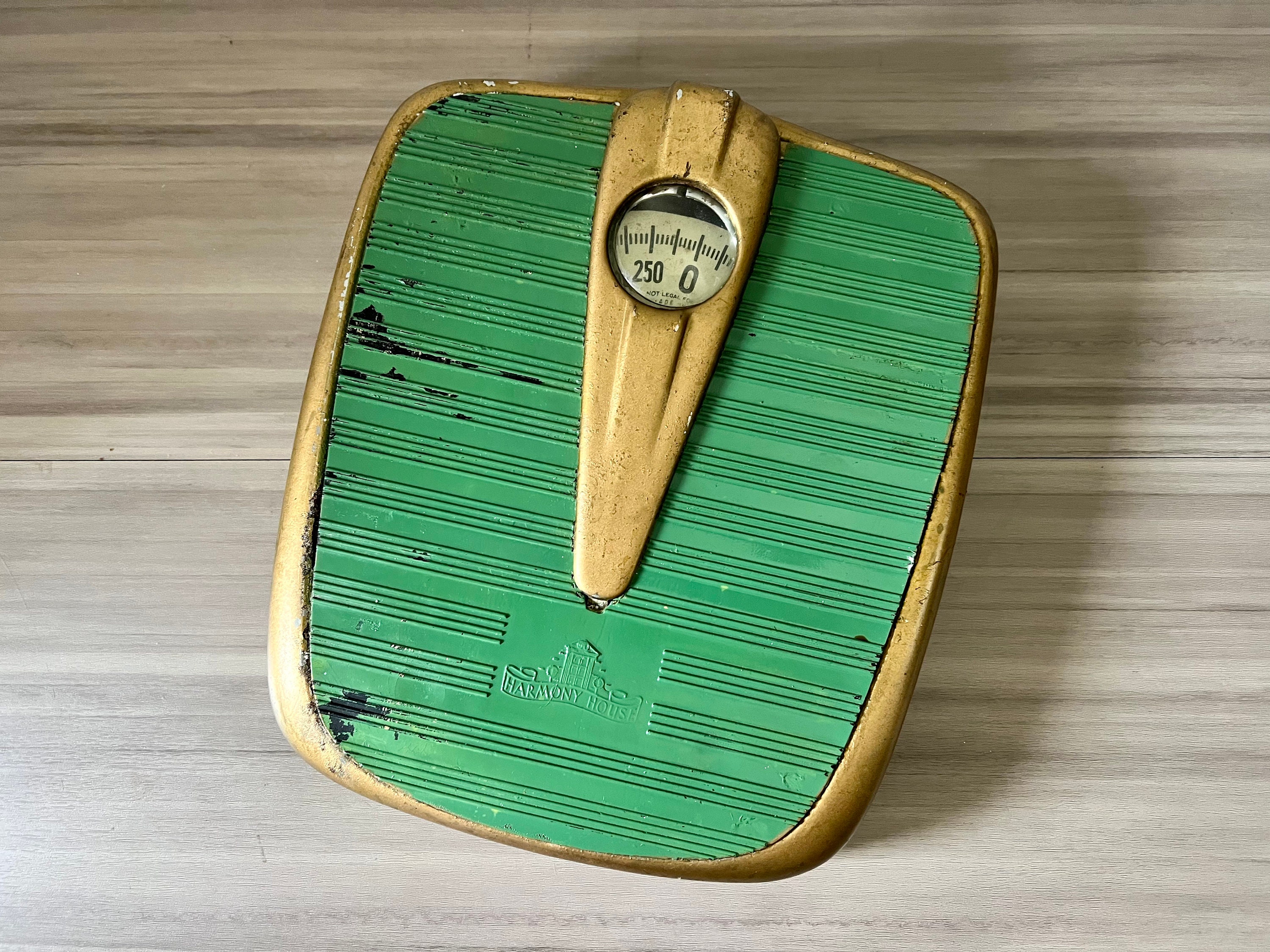 Bathroom Scales: Pattern Range - Line Green