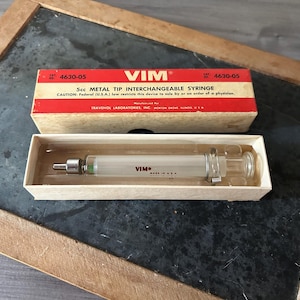 Vintage Vim Glass interchangeable syringe 4630-05, Vintage Medical