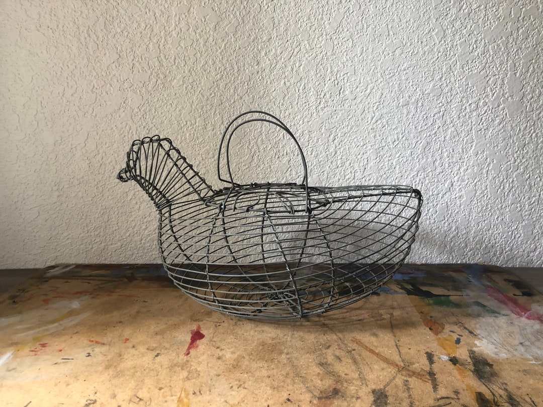 Vintage Wire Chicken Egg Basket, Farmhouse Decor, Ranch Table Decor