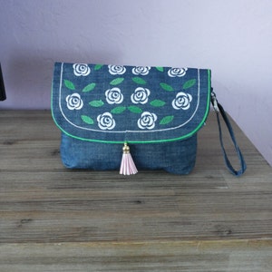 Machine embroidery designs Clutch
