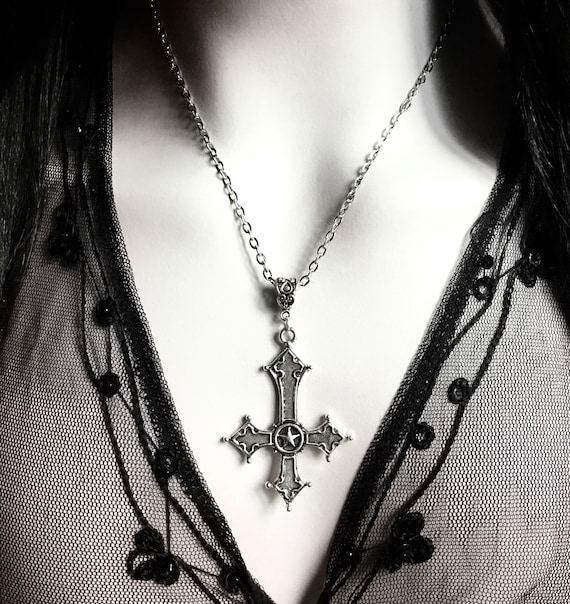 Collar de cruz invertida de plata joyería gótica collar de - Etsy